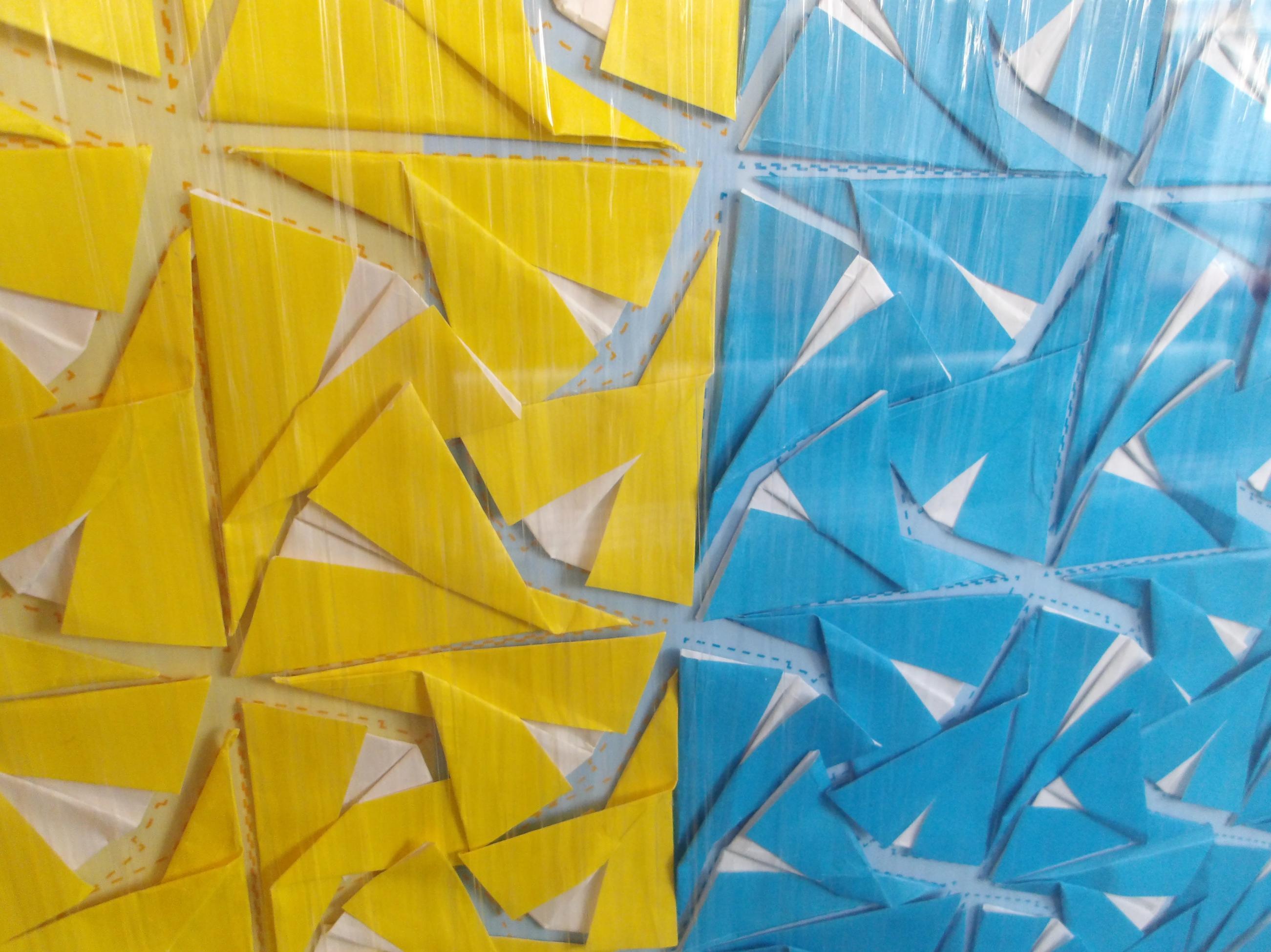 近くで見ると1ますに4つのいちょうが貼ってあります